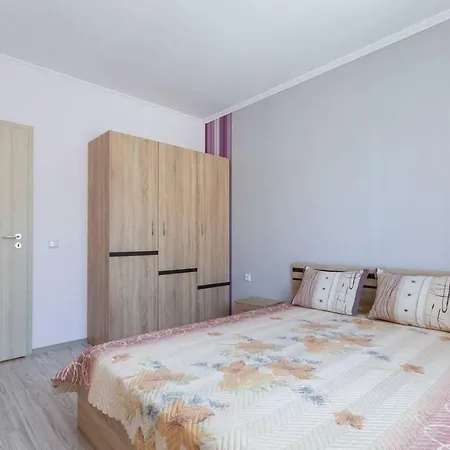 1bdr With Kitchen In Vip Zone Ls