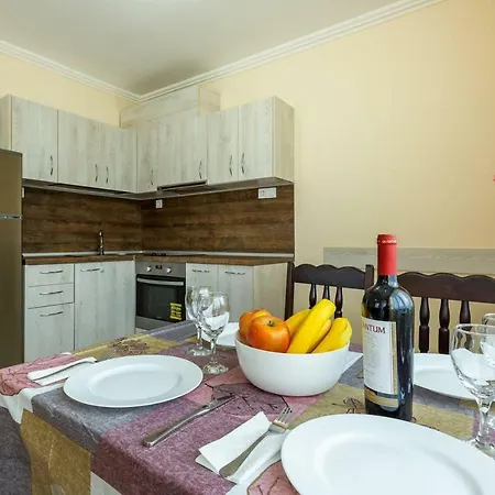 1bdr With Kitchen In Vip Zone Ls *